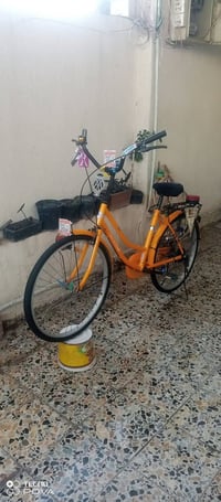 بايسكل بناتي حجم 24 بايسكل جديد بعده شركه نضيف...... بدون اغراض...... ...