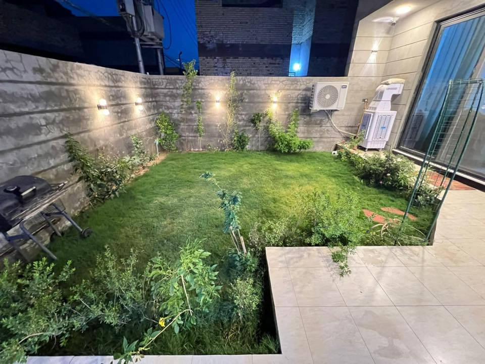 السلام عليكم بيت للبيع طابق واحد تقسيم حسين رضا قرب الشرطه النهريه مساحه 200م بناء 24 
للاستفسار ***********
