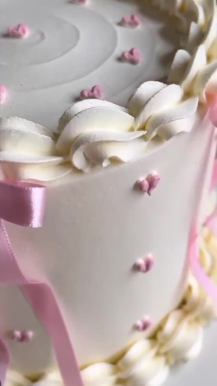 شيف روجين كيك ومعجنات مستعدون لتجهيز كافة المناسبات توصيل بغداد🍰*********** # @
