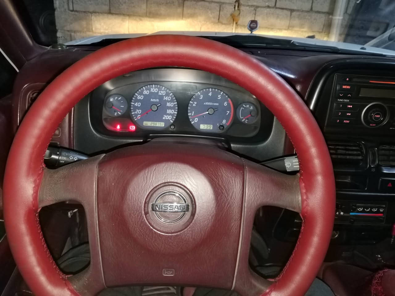 نیسان 2008 یابانی...نموونە لە جوانی 🙂
ڕەقەم و سەنەوی تا 2030 تازەیە..بەشەرتی غەرامە 
 بێ بۆیاخە ...بێ دەعم ... زۆر جوان و پاکە ...😘
 ناو سوور ...جام کارەبا ...دەبڵ گێچ ...بێ مەسرەفە 
 بەشەرتی گێڕ و مەکینەو ئەکسل و تەقەو ڕەقە ..😇
 سەیارەکە ...کرانەوەی نییە ...لەزگە بیلادە ...😌
 ***********_*********** ئەدمین .....

