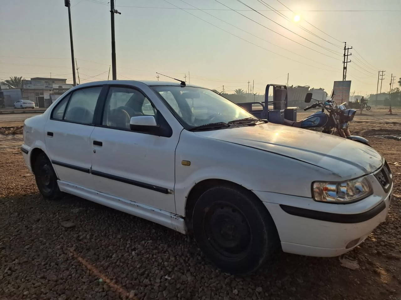 السلام عليكم سياره سمند موديل ١٣ سنويه ساقطه صار صارلها ٧ أشهر نفس الصور وكلشي مبين بالصوره السياره محرك وكير كلش زينات السياره بيها خياسات بسيطه العنوان الديوانيه قضاء الحمزه الشرقي للمعرفة السعر التواصل الاتصال علئ الرقم *********** رقم السياره واسط
