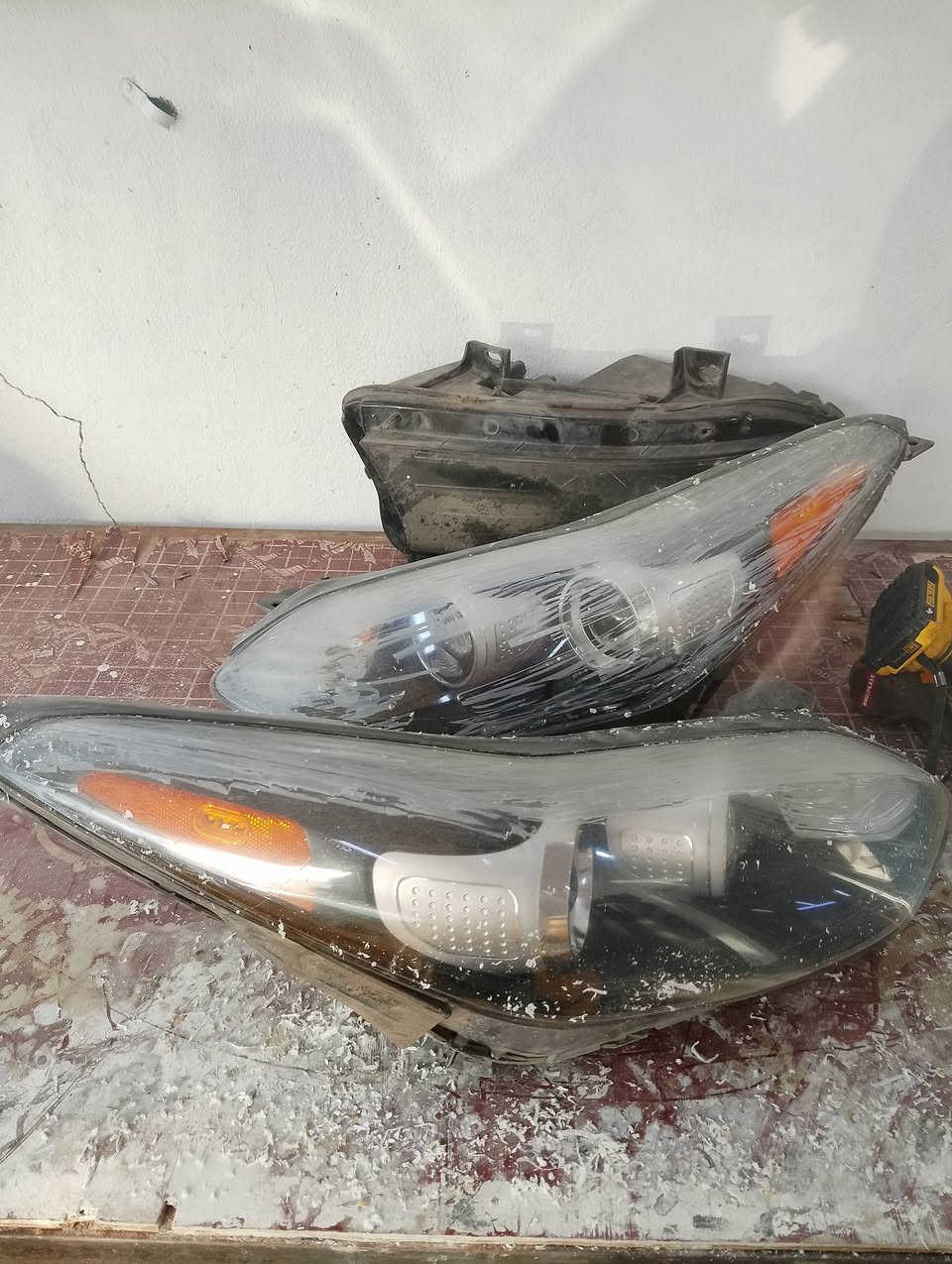 فايبر كلاس الورشه الفنية تصليح جميع دعاميات السيارات جلي لايتات نانو سيراميك زرع  عدسات تبديل جام لايتات تصليح بكلايتات ومازدات تحديث جميع دعاميات السيارات *********** واطس اب
