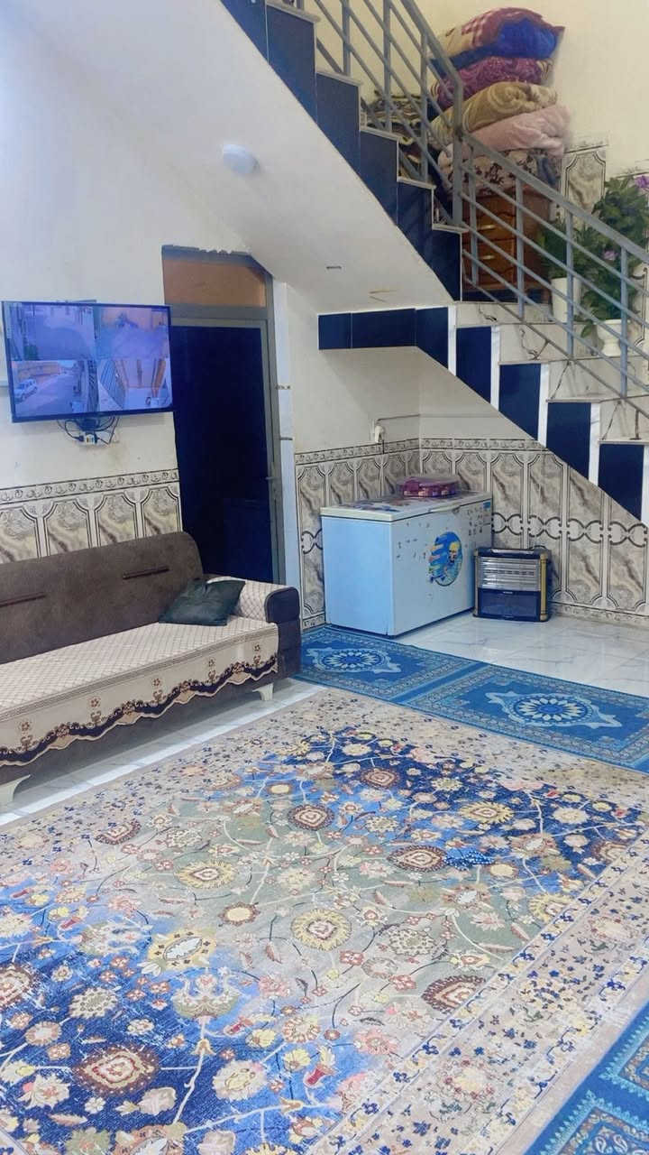 بيت للبيع زراعي بلشرج المساحه 100 متر يتكون من غرفه وصاله ومطبخ وبراني وحمامات للاستفسار اكثر الاتصال ع الرقم ***********غير متوفر ماسنجر
