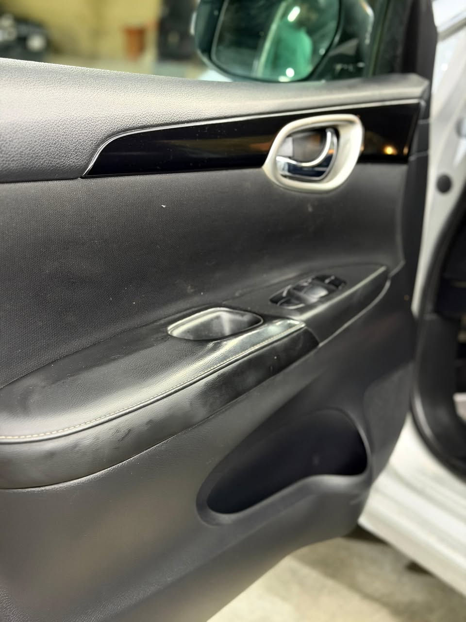 السلام عليكم
🚗 Nissan Sentra 2019 SV

 • تشغيل بصمة + بصمة أبواب

 • تدفئة وتبريد

 • كشنات

 • لايتات زينون

 • مكينة وكير وحدادية وصدر — كلها تمام ✔️

 • عداد: 41 ألف كم فقط

 • السيارة صبغ عام

 • رقم أنبار (تحويل مباشر)

💰 السعر: 82 ورقة (قابل للتفاوض البسيط جداً)

📍 الموقع: الأنبار – هيت

📞 ***********
