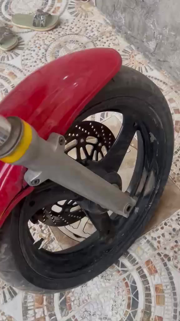 سلام عليكم باندة اوراق كمرك مدفوع باقية بس عترقيم اصولي كفالة عامه محرك برغي مامفتوح بيهة سعر 800 وبيهة مجال مكاني بغداد فلكة سلمان


**إذا كنت صاحب هذا الإعلان وتريد حذفه لأي سبب، رجاءا أرسل رسالة إلى الدعم الفني**