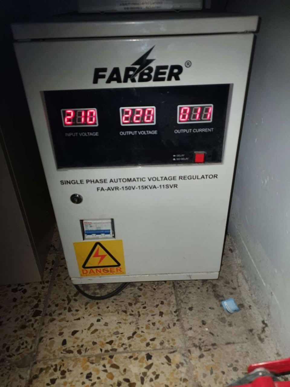 السلام عليكم
للبيع جهاز تحويل بارد منفصل تحمل ٨٠ امبير حقيقي عدد ٢ بالباكيت ومنظم فولت قدرة ٧٠ امبير ماطور سيرفو المرغوب المكان بغداد السيدية  للتواصل والاستفسار والاتصال متواجد واتس اب على الرقم ***********
