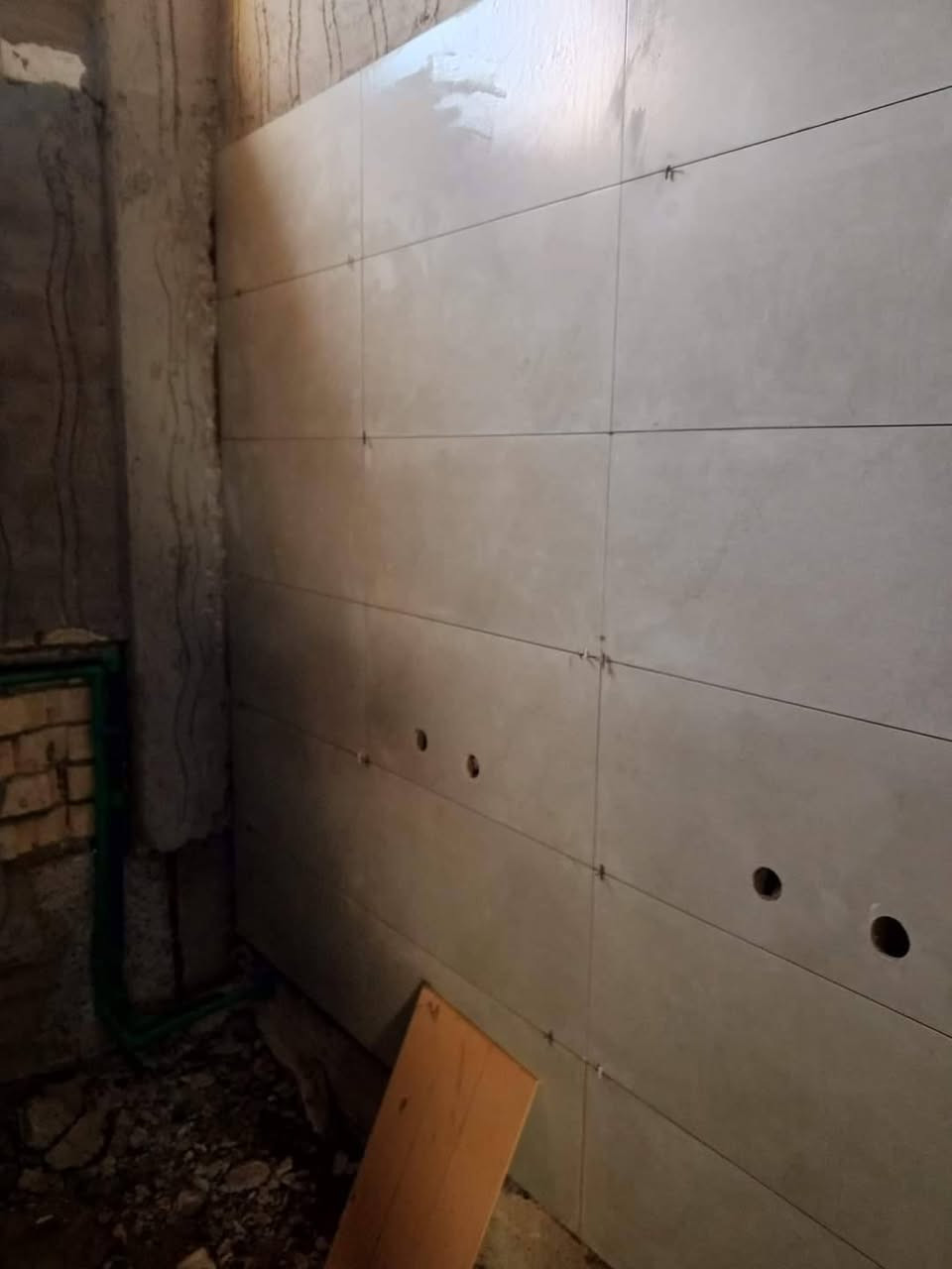 السلام عليكم خلفه سيراميك بورسلين كاشي هذه شغلي شغل هندسي يوميا 30 حتى عامل أطلع ***********
