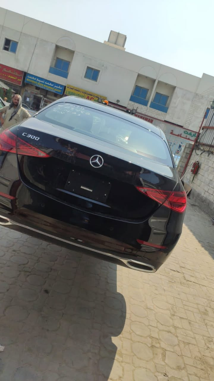 مارسيدس C300 2023
حادثها موضح بالصور حادث ببغداد جنطة وبدلتها بلادية نفس اللون 
ماشية 15.000m
مكانها بغداد 
سعرها38.000$
***********
