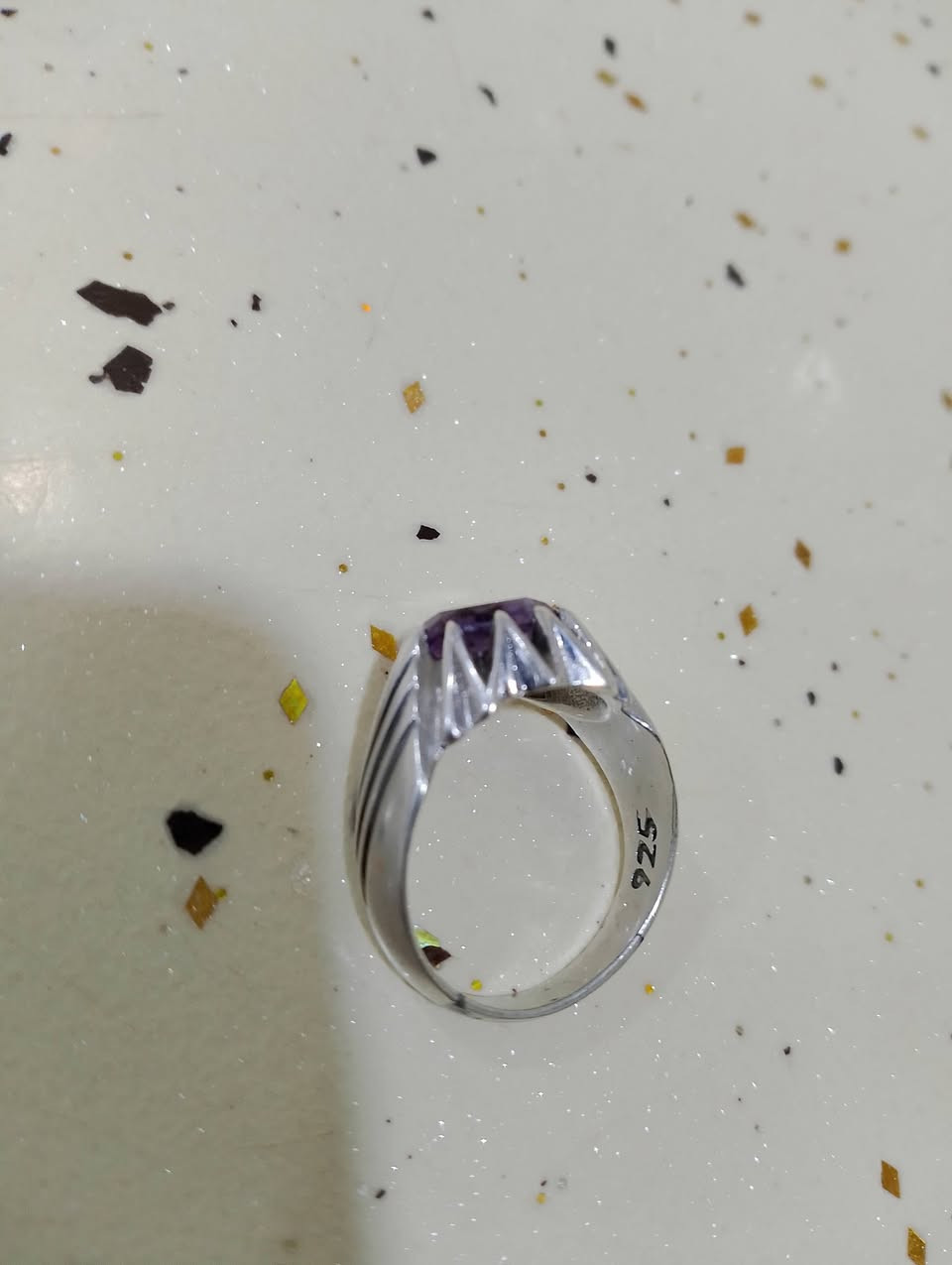 محبس فضه925 صياغة مرتبه ونازكه الحجرة جمشت السعر 50 نهايته وات ساب***********
