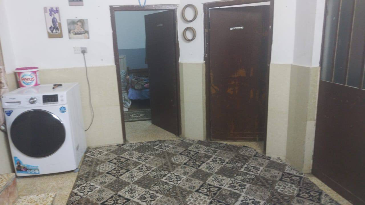 اعلان  16

دار للبيع حي السلام قرب سايدين معمل كاشي 

165م ( 20م✖️8.25م ) طابقين استقبال هول 5 غرف 

💲السعر على تلغرام 
https://t.me/walidhamo
🏢 مكتب النجمة للعقار
📍 الموقع: بعويزة – قرب محطة السادة
📲 ***********
📲 ***********
