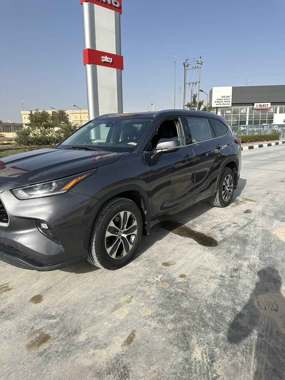 هايلندر 2021وارد امريكي سيارة طابة تقرير غرق وبيه كلير 3قطع من امريكا شرط فقط كلير بدون أي ضرر ولا ايرباك سيارة جديدة كلش سيارة ماشية 30الف سيارة على وضع الشركة بعدهي 

سعره 180مكانه ديوانية باسمي تحويل مباشر وهاذا رقمي 

***********مواصفات فول الفول بانزين اصل 

محرك 3500يعني 6سلندر مامفتوح بيه برغي 

فتحتة سقف 
بصمة +جنطة كهربائية 
كشنات جلد +كشنات كهرباء +تدفئة بلكشنات 
رادار امامي وجانبي 
لايت زنون بلاد +بكلايت لد 
7راكب +بردات جانبية بلادي +تبريد ٤قطع سيارة فول مواصفات وجاهزة شرط برغي نقص مابيه كارتون السيارة وهاذا رقمي ***********
