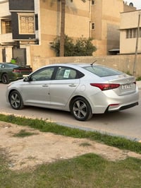 هونداي اكسنت 22 وارد امريكي ماشيه 32 حادثها بسيط رقمها اربيل  اريدها 1...
