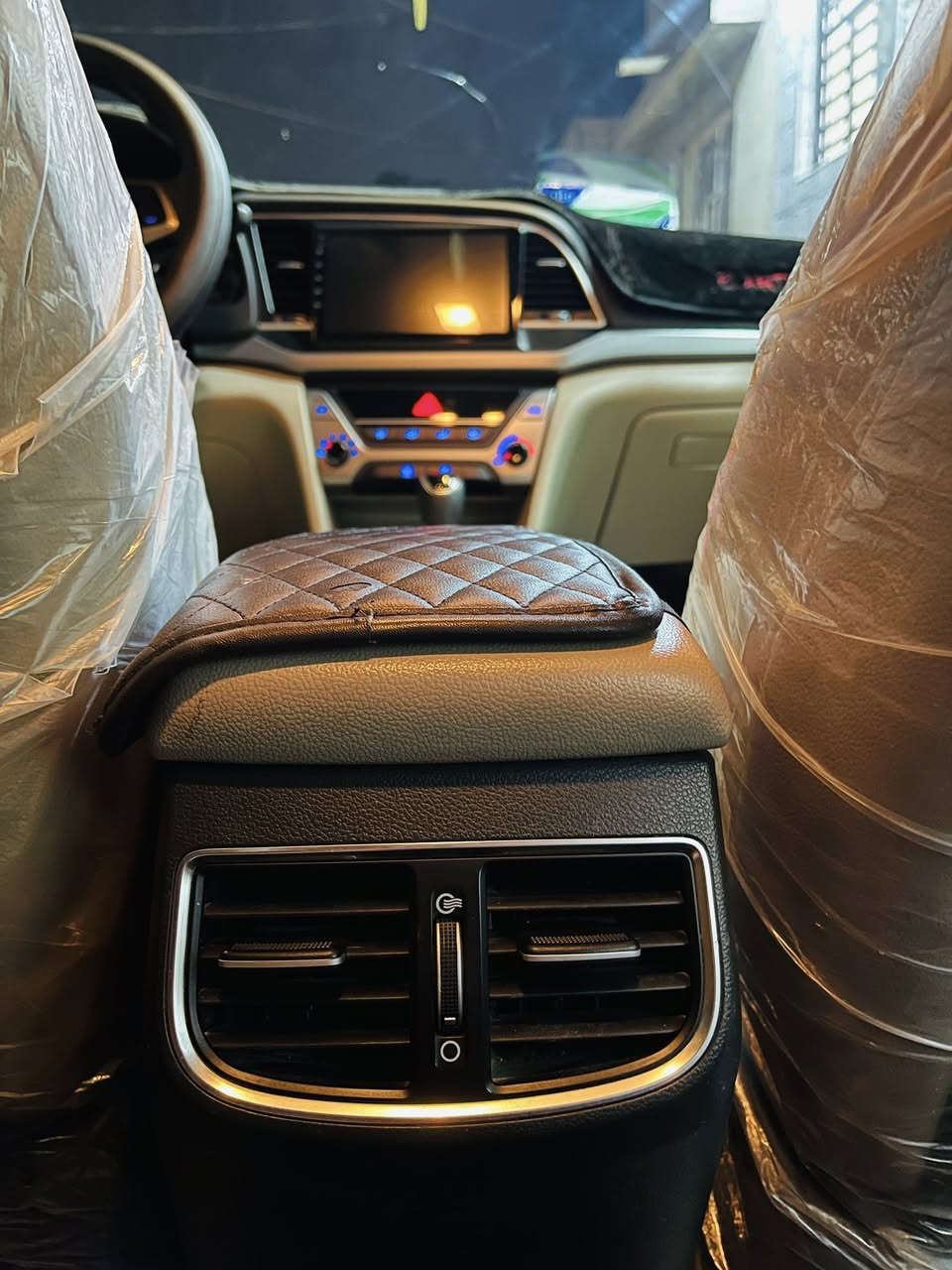 السلام عليكم
هيونداي النترا خليجي 2017

مواصفات GLS 

ماشية 90

رقم نجف لغاية 2028

للاستفسار *********** متوفر واتساب
