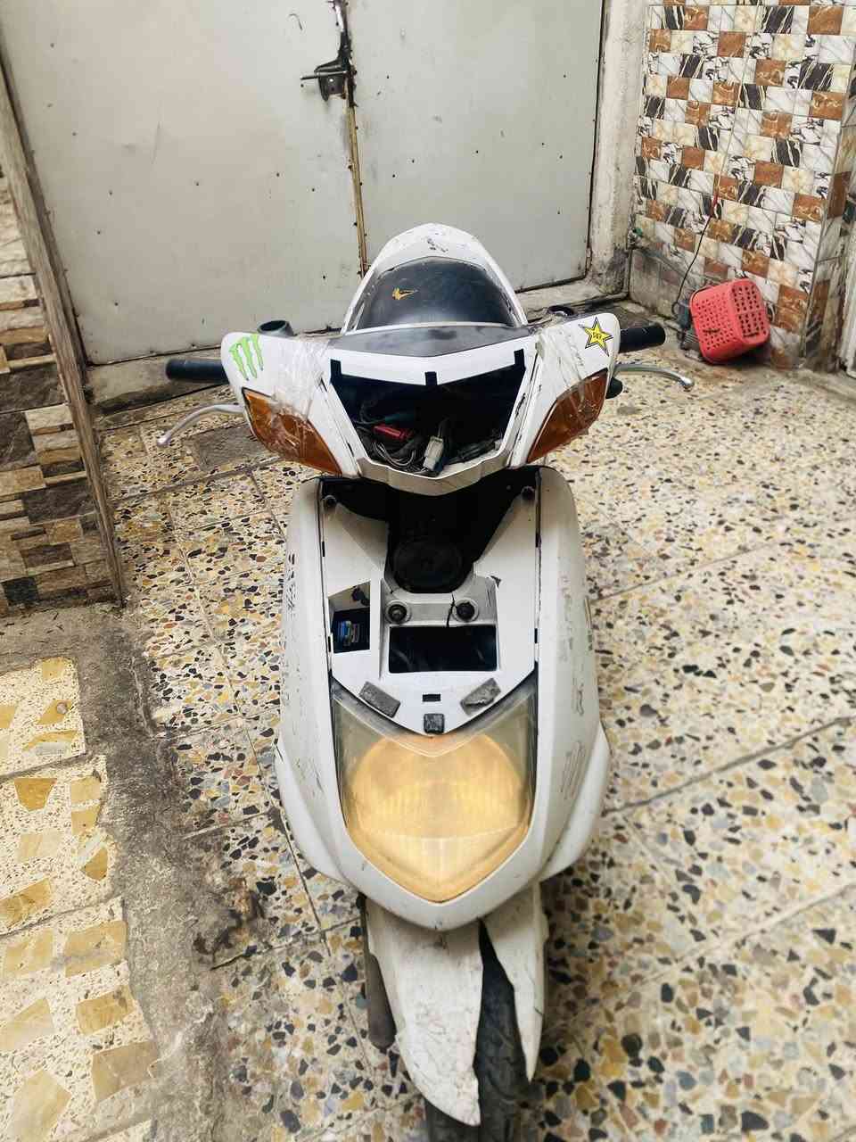 دراجه سكنس نثيه لبيع بيها خيط تبخير يعني شهرين اكثر يله دكوم السعر 300  المكان بغداد مدينه الصدر الرقم ***********
