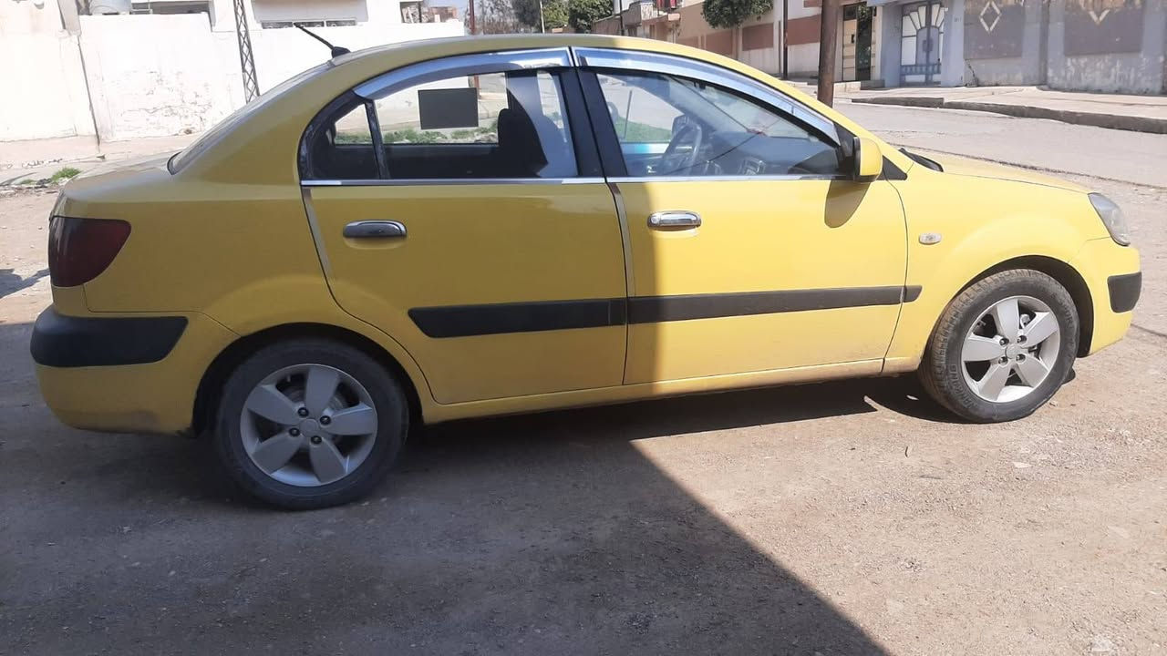 السلام عليكم للبيع كيا برادو 2008
* رقم ألماني سنوية الى 2031
* فول كهرب 
* محرك بي تنقيص شوية 
* كير شرط 
* زوج تواير جديد 
* السيارة ضررها التكمه بين البابين فقط 
* هيئة غرامات صفر 
* اني الشرعي ابيعك شرط التحويل 
* مكان السيارة الجانب الأيمن حي الرسالة 
* السعر 90$ وبيها مجال
التواصل مع صاحب السيارة ***********
