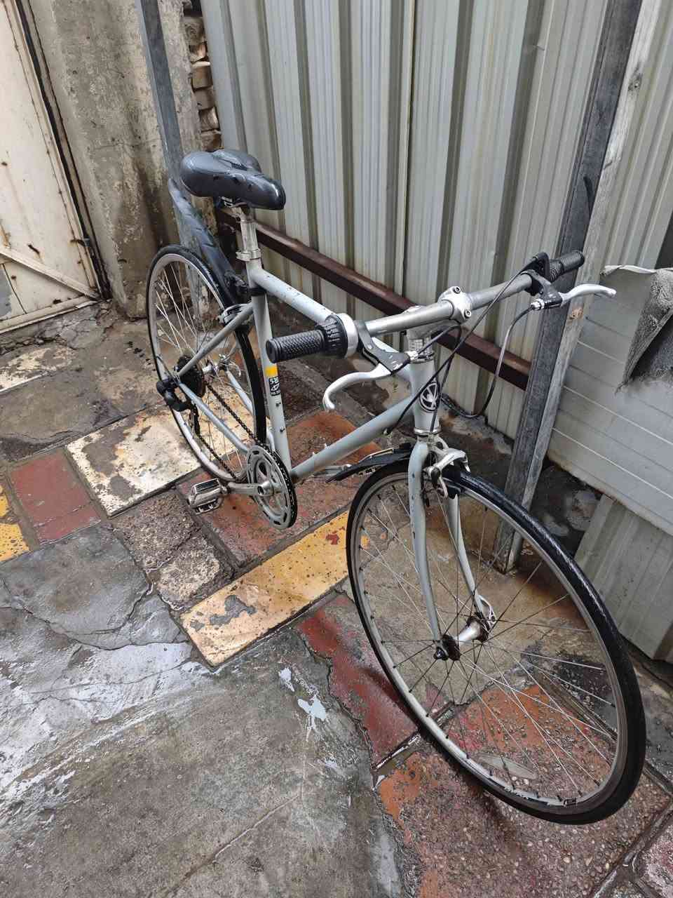 سلام عليكم بايسكل للبيع نضيف حجم الفريم M
مكينة شيمانو 7 سرع
نقص فقط ستاند 
سعر 80 بي مجال حك الجية 
للتواصل ***********
مكاني البياع الرسالة الثانية
