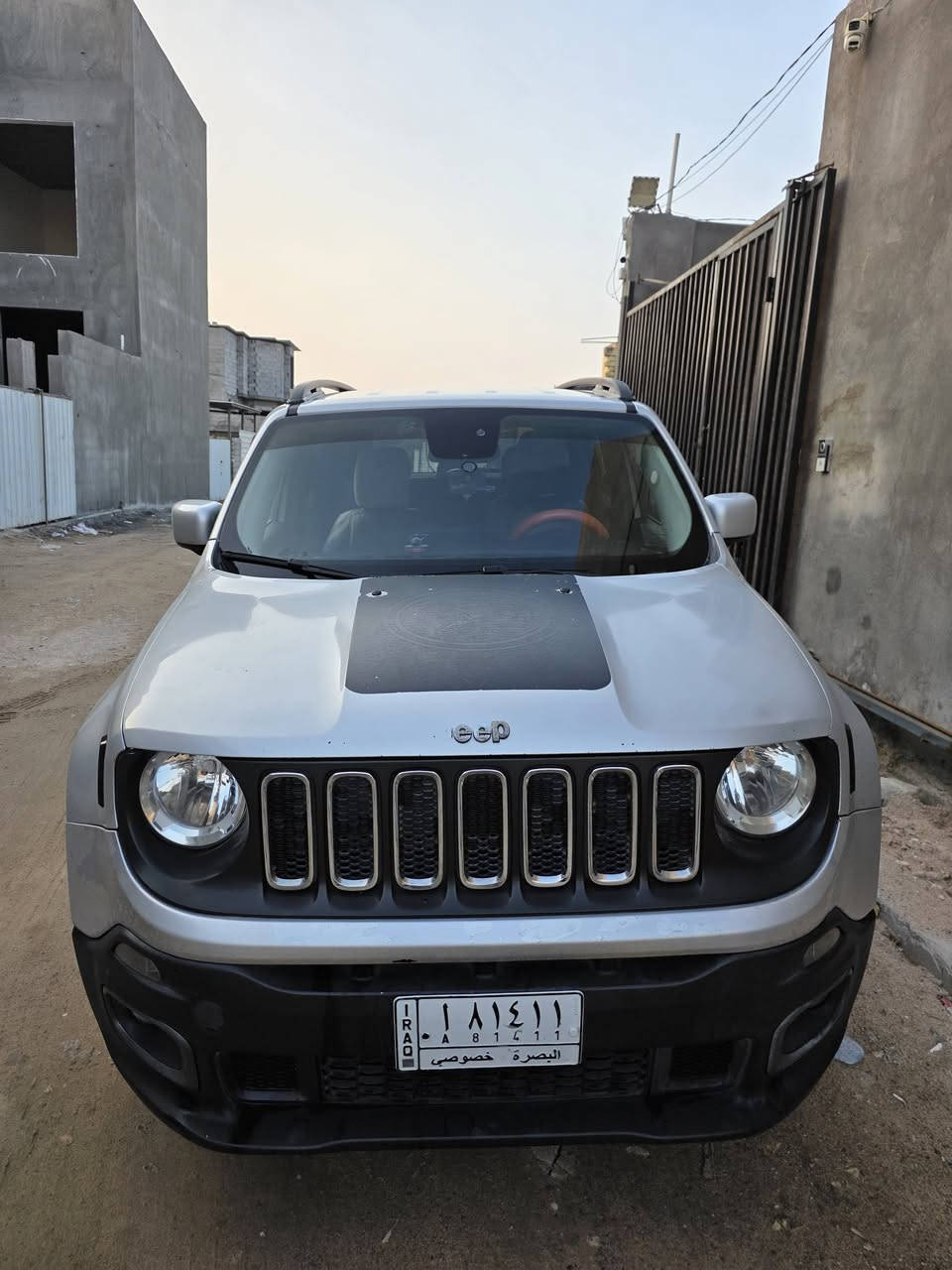 جيب رنكيد 
 2016 
مواصفات لاتتيود
2400محرك 
 4 سلندر
دواخل جوزي وبيجي واحمر
شاشه زغيره
كامره خلفيه
تايرات جدد
حداديه جديده
السياره بدون عطل 
تبريد محرك 
سياره كامله وجاهزه
ماشيه 100 الف كيلو
ضربه بنيد ومدكر بدون دواخل مثل ما موضح بالصور
والمدكر الخلفي بيه ضربه خفيفه واضحه بالصوره 
السعر 110
البصرة
*********** وتس اب
