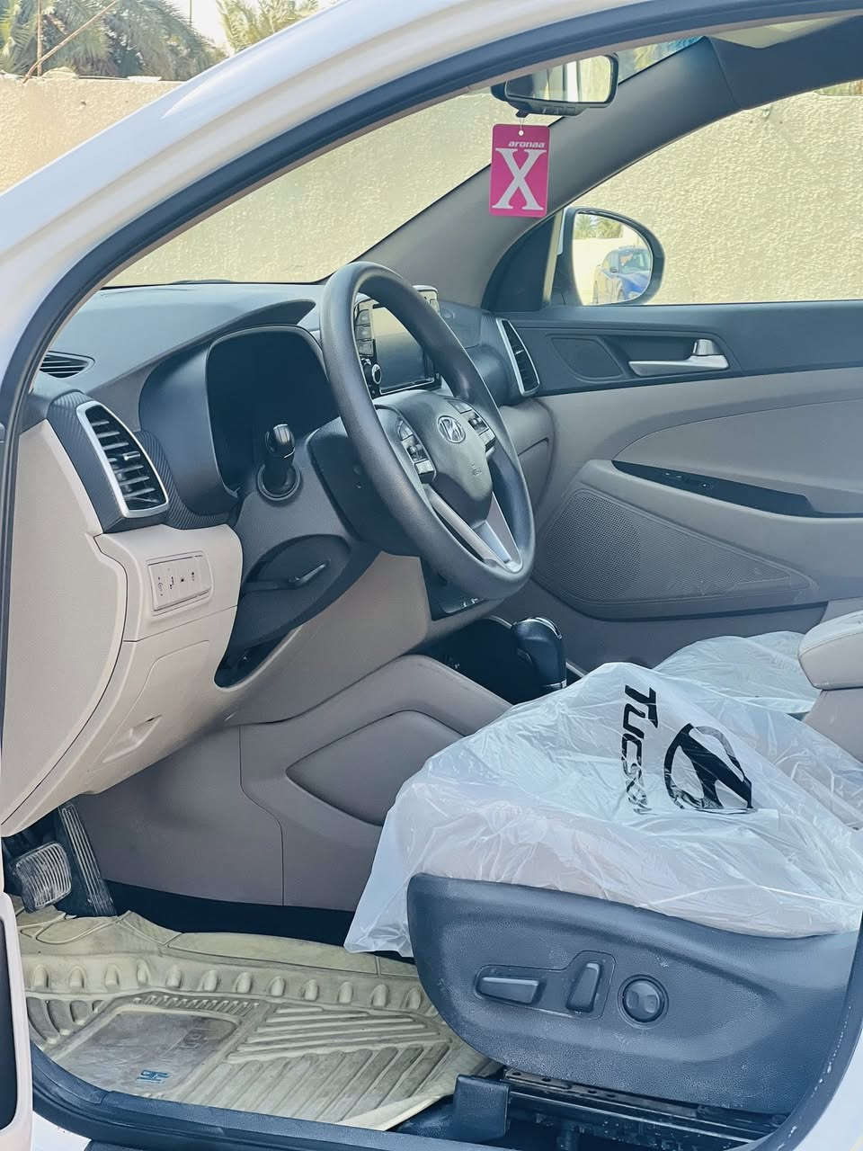 يا الله سلام عليكم 

لبيع توسان موديل 2021. أمريكيه 

السياره بيهة بس البنيد مصبوغ الباقي مكفول  

السياره فول مواصفات ما عده الفتحه بصمت أبواب 

كشن كهرباء سايد بريك دكمه بصمه تشغيل 

مري شفط حساسات كأمره بعد هواي مواصفات 

السياره رقم بغداد بسمي تحويل مباشر 
العنوان تقاطع النهروان بنفس التقاطع 
الستفسار. ***********
