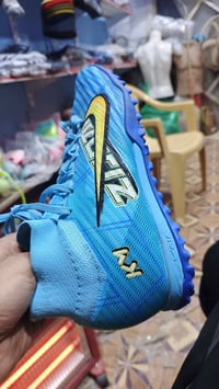 حذاء مبابي • قياس ٣٩ • أصلي