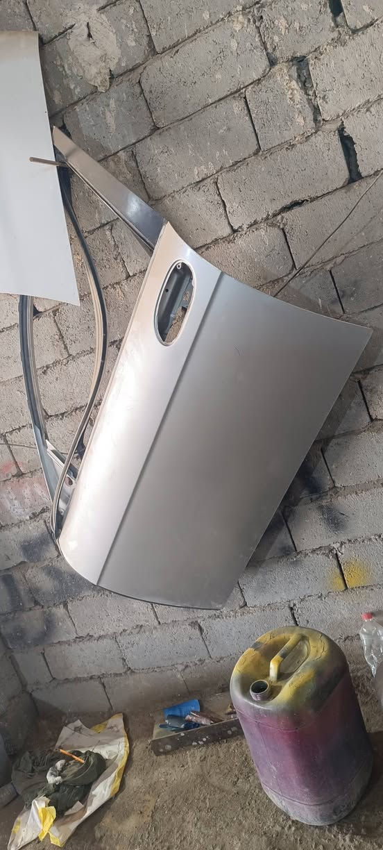 السلام عليكم بيبان باخره مال السايق والخلفي والخلفي بي ماطور جام  نظيفات مكاني ديوانيه ***********4
