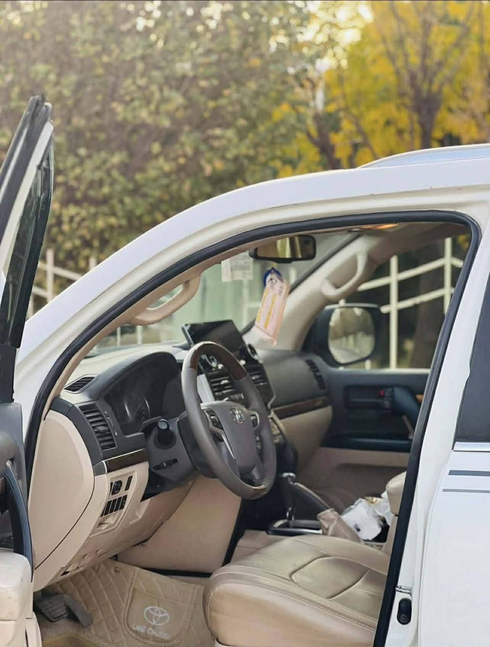 ⚜️تۆیۆتا لاند گرۆزەر مۆدیل ٢٠١٤ 
💰نرخ: لەکۆمێنت داوا بکە ڕاستەوخۆ بۆت دێت📥

🔹مواسەفات jxr
🔹شەش پستۆنە
🔹سەنەوی تا ٢٠٣١ تازەیە بەناوی خۆمەوەیە
🔹تایەی تازەیە
🔹شانی داوە بە لای سایەق ئەوەی تر کێشەی نیە
🔹هەموو گیانی ئیش دەکات بە شەرت
🔹شەنسی هیچی پێوە نییە 
🔹سەیارەکە زۆر توندو تۆڵ و بێ کێشەیە 

بۆ زانیاری زیاتر تەلەفۆن بکەن بۆ ئەو ژمارەیە☎️
0750 109 5666

🔸شوێن ڕانیە
