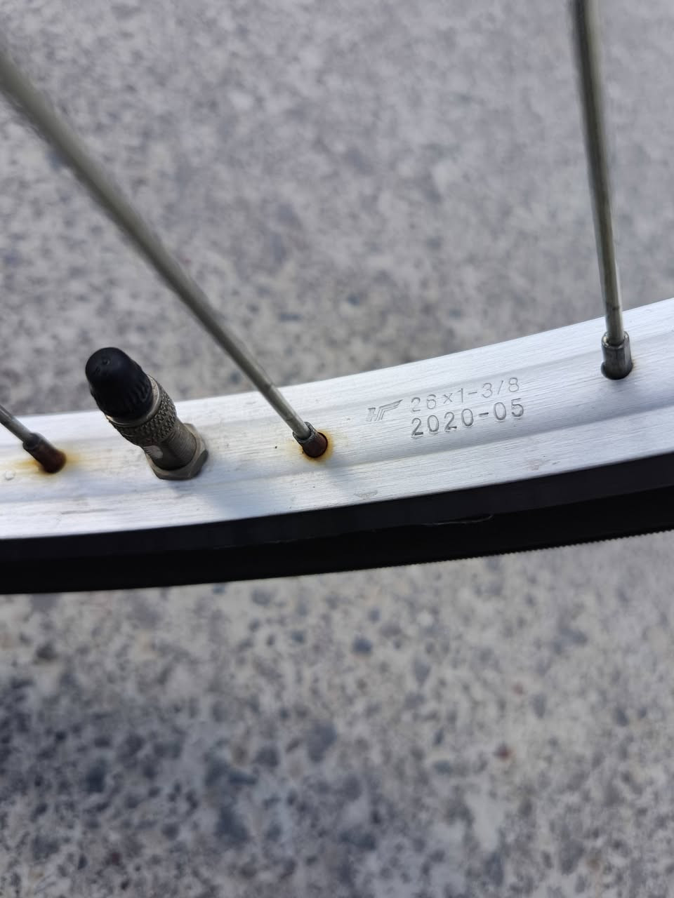 بايسكل للبيع نظافة فول السعر 100 وبيي مجال للطيبين


**إذا كنت صاحب هذا الإعلان وتريد حذفه لأي سبب، رجاءا أرسل رسالة إلى الدعم الفني**