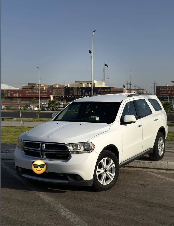 بسم الله الرحمن الرحيم
دوج دورانجو 
موديل 2013
صبغ فقط ربع بنيد و ربع مدگر ( چاملغ ) 
كلش جديده 
ادوات مكفوله من الگص 
سعر 100 
***********
