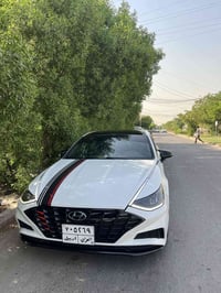 سوناتا 2020 وارد امريكي بدون ايرباك ((حادث خلفي )) صبغ جاملغ وجنطه فقط...