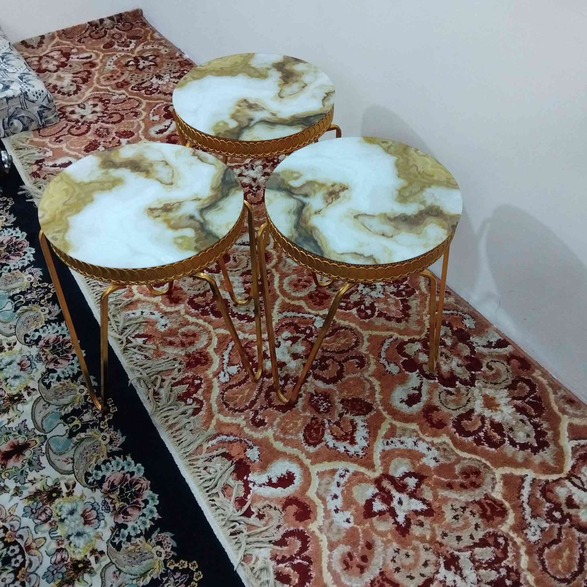 السلام عليكم
ميز سلايت يتكبر ويتصغر مع كراسي عدد ٦ سعره ١٥٠ وبيه مجال
وطبلات جديدة سعره ٣٠ وبيه مجال
وشاشة حجمه ٤٢ سعره ١٢٥ وبيه مجال
للتواصل ***********
