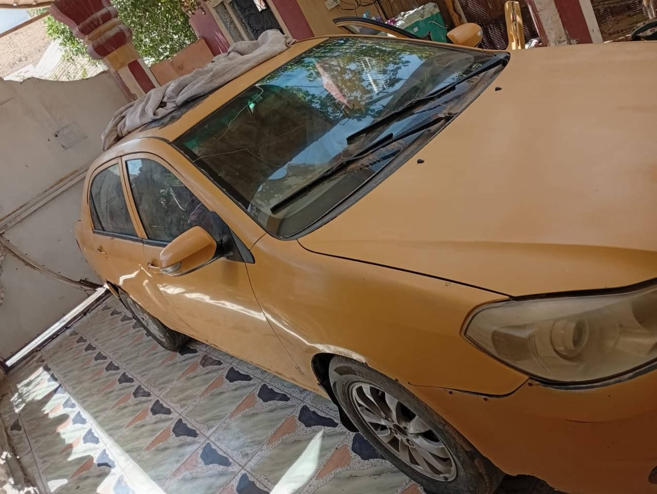 سياره بي واي دي موديل ٢٠١٣ للبيع
عطلاتهه بسيطه سعرها ٤٠$ الشراي يتصل 
***********
