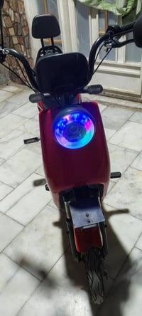 دراجة كهربائية • حجم ١٤ • سرعتها ٥٠