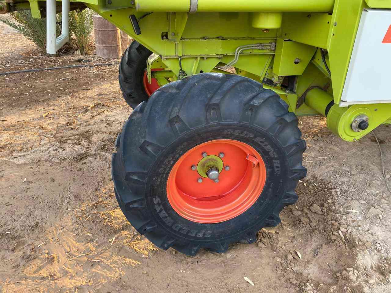 السلام عليكم للبيع تايرات حجم 26 امامي وتايرات حجم 20 خلفي او مراوس للاستفسار الا تصال على الرقم ***********/***********
