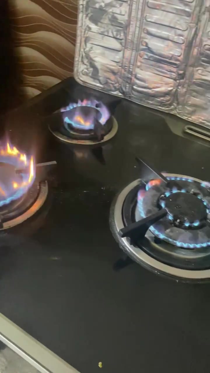 طباخ شغال للبيع بس العين الصغيره يرادلها تنظيف متشتغل


**إذا كنت صاحب هذا الإعلان وتريد حذفه لأي سبب، رجاءا أرسل رسالة إلى الدعم الفني**
