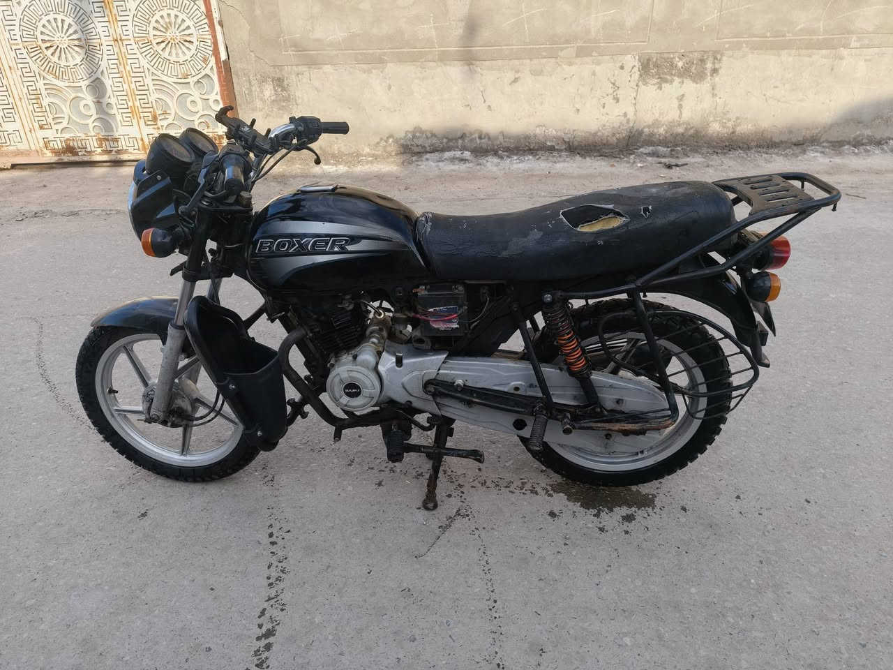 بوكسر مديل 18 دراجه رقم ابيض راعيه موجود شرط تحويل، كله كامله كهربائيات كله شغاله زوج تايرات جدد جوبلس تخم اشاير جدد السعر مليون و 400 مكاني البصره كرمة علي ***********
