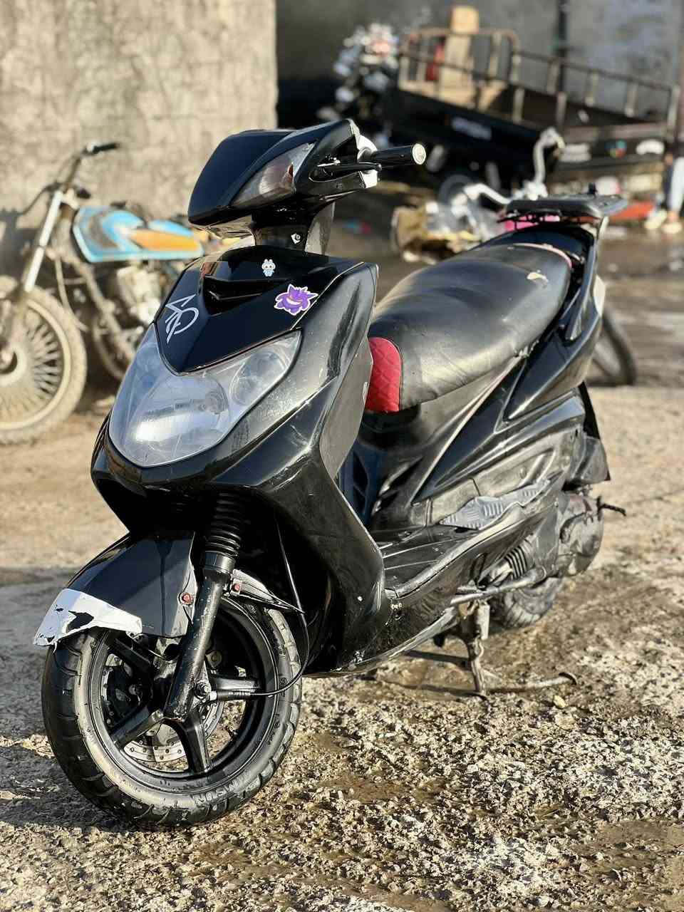 السلام عليكم
دراجة سگنز للبيع الدراجه مكفوله و نضيفه كلش مابيهه اي نقص سلف و هندر و الصالنصه البلاديه موجوده و كلشي واضح ب الفيديو السعر 650 و بيهه مجال
 ‭0771 896 9876‬ متواجد واتساب
