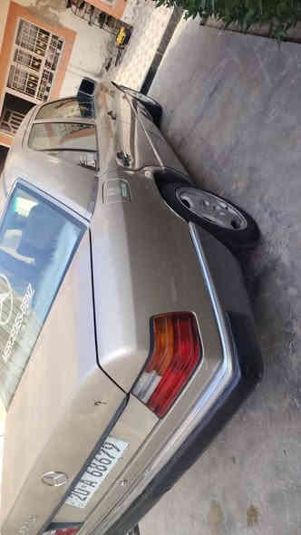 السلام عليكم/للبيع مارسدس موديل 90 رقم ديالى سنويه جديده لحد 2030  محرك VVT3000 كير ومحرك بشرط تبريد شغال ثلج تخم تاير جديد صدر جديد غرفه نضيفه سلايت شغال طگتين  كهربائيات كله شغال بشرط بدون ضربه  السعر 60وبيهه مجال شويه / مكان السياره ديالى قره تبه الشراي خلي يتصل ***********
