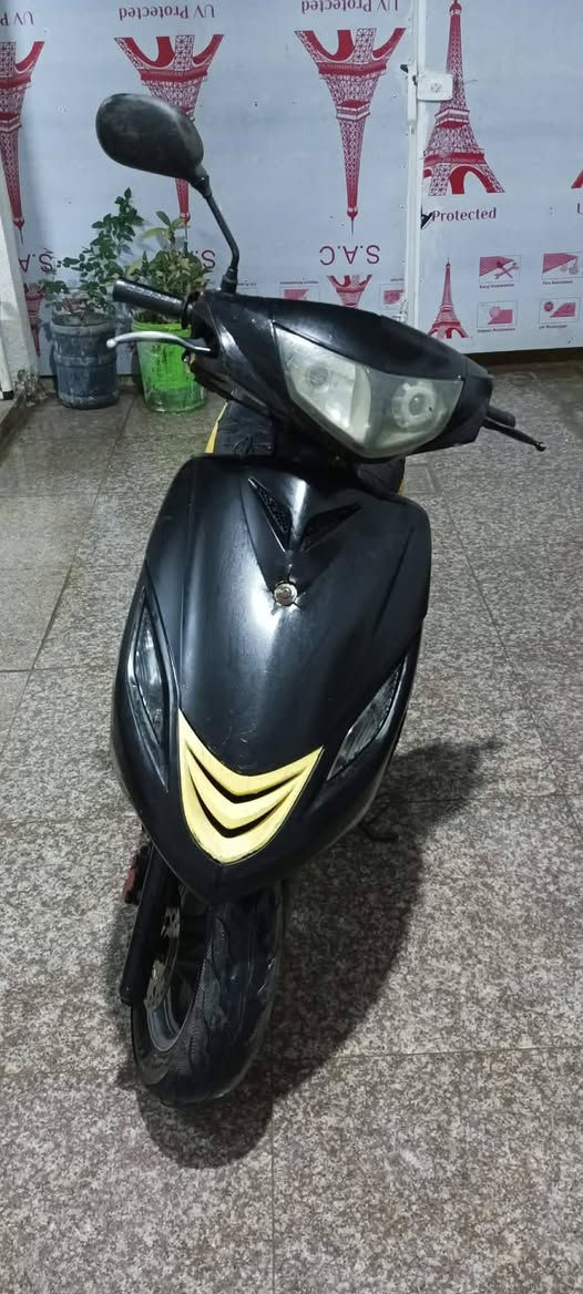 ماكس 140دراجه نضيف كلجات جديده اي نقص مابيهة سلف هندر شلعه ومعدل محرك بلادي مكاني بغداد غزاليه.
***********
