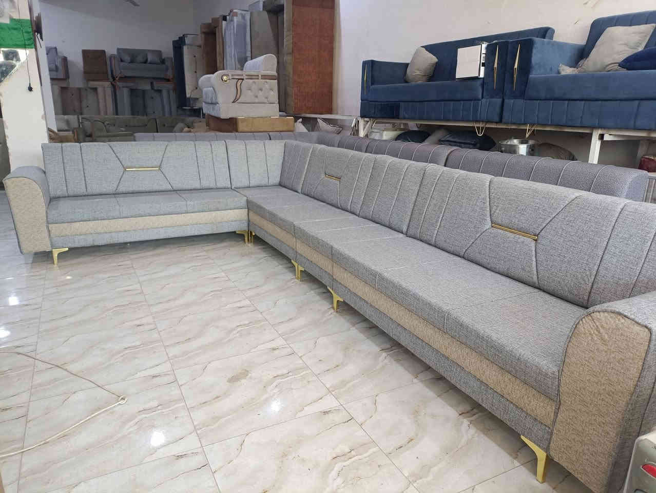 ديوان جديد تزكام درجه اولى خشب بلاويد اسود رجلين حديد 10مقاعد يتوفر في معرض التساهل للأثاث المنزلي عنوان . الشطرة - فتاحيه. طريق ال عواد - قرب اسواق رؤوف - مجاور مستشفى الامل . لطلب والأستفسار. 
*********** واتساب  
*********** واتساب
