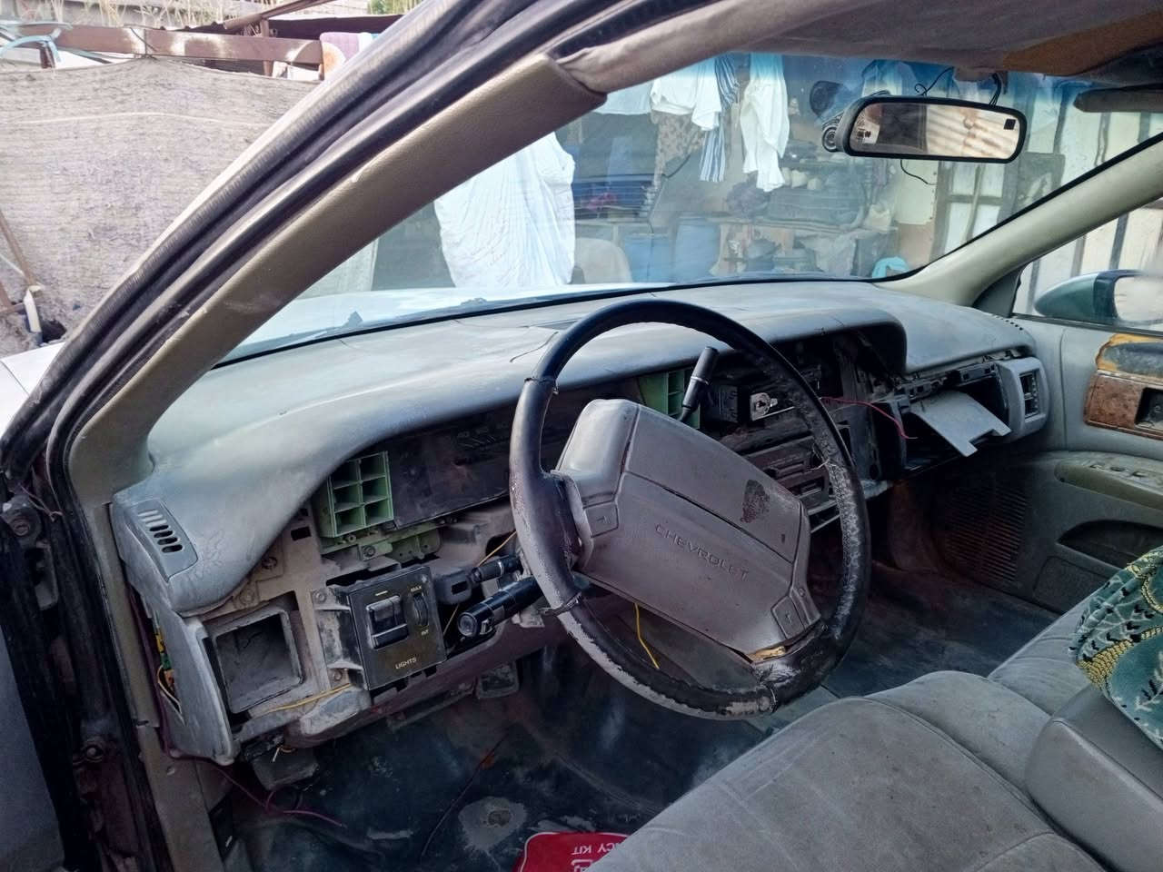 دولفين موديل ٩٢ رقم ديالى مشروع موازي سنوية منتهية صار ٦سنوات
سيارة موجودة في البصرة ابوالخصيب 
راعيهه موجود في ابوالخصيب 
محرك ٣٠٥ دوش بيه تبخير
كير ٧٠٠
اكسل نظيف
حدادة تعبانه
السعر (مليونين ونص عراقي ) وبيه مجال 
*********** واتساب
