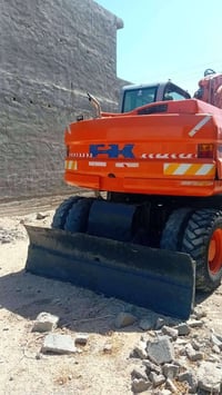 حفارة فيات هيتاشي • موديل 2004 • بابل