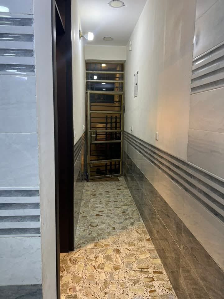 مكتب التحدي للعقارات والمقاولات العامة …
مساحة 100 طابقين
طابو زراعي سند25 بناء حديث
***********
