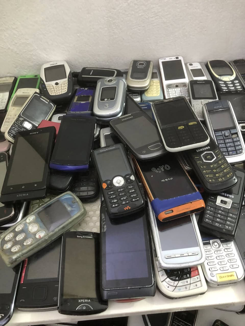 السلام عليكم 
مبايلات نوكيا 
ابيع شلعه كلهن الواحد على 10 الالف بيهن شغال وبين طافي مابيع مفرد


**إذا كنت صاحب هذا الإعلان وتريد حذفه لأي سبب، رجاءا أرسل رسالة إلى الدعم الفني**