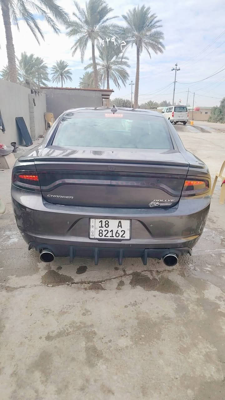 من رخصة الادمن جارجر 2016 فور وويل ملغي فول واحد على واحد سيارة جدا نظيفه مكينة كير اكسل حدادية باتري تخم تاير تبريد تدفئة مابيها اي نقص حادثها جاملغ امامي فقط بدون دواخل  استخدام شخصي  مكاني بالحلة رقم انكليزي السارة باسمي تحويل مباشر السعر ١٥٥ رقم الهاتف ***********
