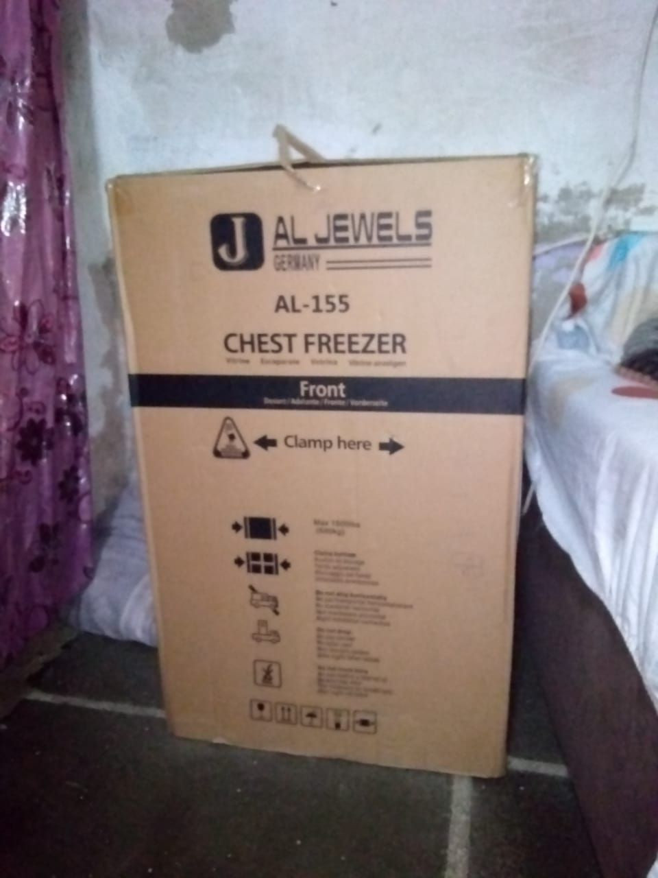 مجمدة حجم صغير جديد ابد مامستخدم ابد موقع مدينة الصدر سوق الاولى السعر 
250 وبيهة مجال 
التواصل واتساب ***********
مكلف بلنشر غير مسؤل عن السعر
