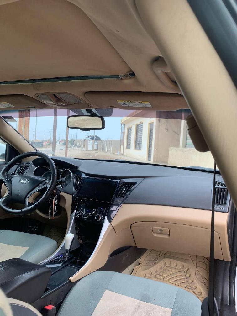 سلام عليكم سوناتا 2011 رقم بغداد بسمي تحويل ثاني يوم 
محرك 2400 لا تنقيص ولا تبخير 
بيها مكانات صبغ ابيع حزام بدون دواخل 
كير مكينه حداديه تخم تاير جديد سياره جاهزه 
كهربائيات تبريد تدفئه لايت زنون كله شغال 
السعر 93$ وبيها مجال
0788 178 2375 
مكان ديوانية ديوانية, القادسية
