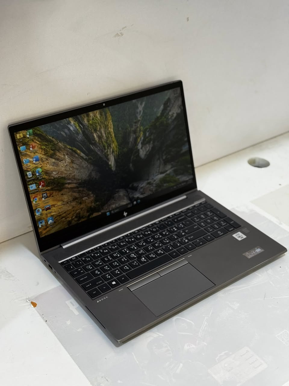 وحش الاداء 🔥 HP Zbook G9

مناسب لـ:

— برامج التصميم — برامج الهندسه —الالعاب الدراسة والبحوث — المحاسبة والإدارة  — التصفح ومشاهدة الفيديو  — تشغيل برامج الأوفيس والمهام اليومية.

 المواصفات:

🔥
المعالجIntel Cor i7  – الجيل العاشر– فئة H

الرام : 16كيكا DDR4 (قابل للتطوير)

التخزين : 512كيكا M.2 (قابل للتطوير)

حجم الشاشة : 15.6 ips FHD

كرت الشاشة: Intel مدمج – 8كيكا مشاركة

كرت الشاشة الخارجي : Quadro p620 4GB

اللون: سلفر مطفي

 فقط بـ 750الف 🔥🔥

 الهدايا المرفقة:

• حقيبة لابتوب

• شاحن أصلي

• ماوس

 الضمان والخدمات:

• فحص كامل قبل الاستلام والدفع 

• ضمان شهر كامل بعد الاستلام استبدال في حال وجود اي خلل مصنعي 

موقعنا : بغداد ابي غريب مقابل الكراج 

توصيل مجاني الى كافه انحاء العراق🇮🇶

واتساب: ***********
