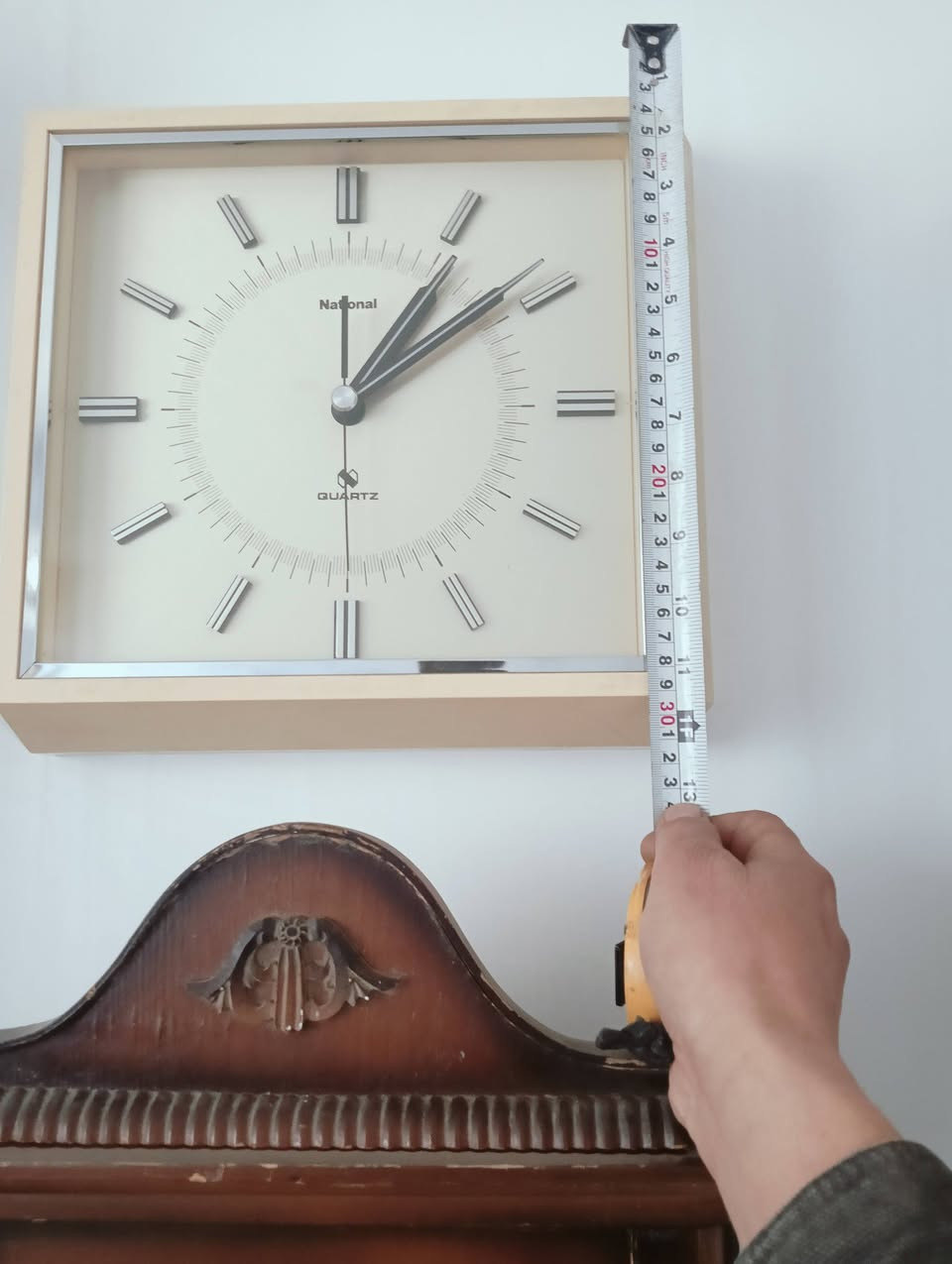 للبيع ساعة ماركة ناشيونال ياباني أصلي مال الثمانينات نظيفة جداً مابيها اي نقص تعمل بنظام البطارية حجم وسط وقتها مظبوط جداً سعرها 85 يوجد توصيل *********** _ ***********
