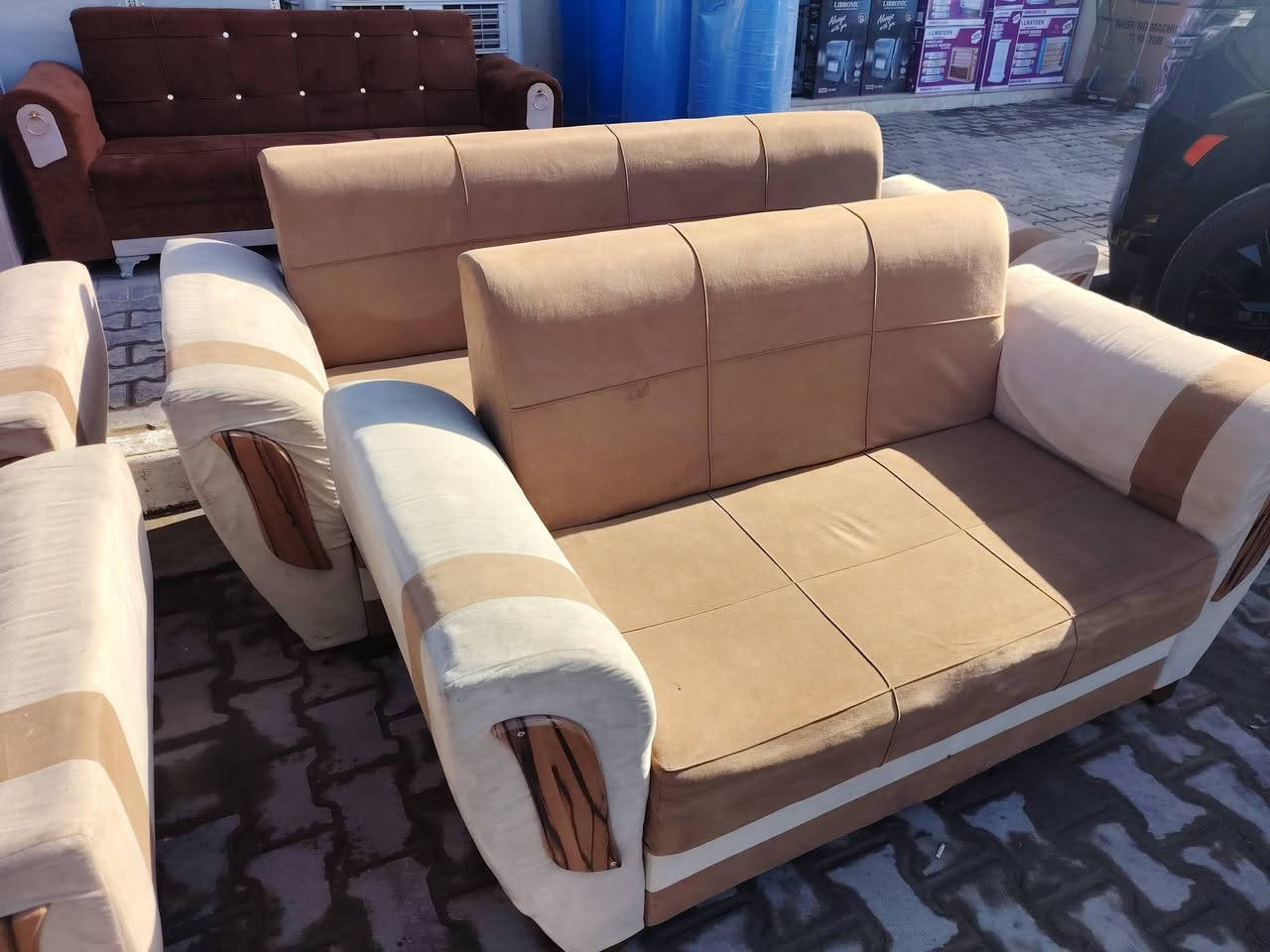 ⚜️👑 مجمع ابو بلاش للاثاث 👑⚜️
تخم قنفات مستعمل 7مقعد السعر 170
جميع اللوان متوفر مختلف المديلات والقياسات صار عنده مراوس القديم بالجديد صار عدنه نضام القصد📌 العنوان كربلاء طريق الحر مجاور معمل الثلج  مقابيل الاتحاد الرياضي اي ستفسار الاتصال  يوجد واتساب 👈***********👉👈***********👉
