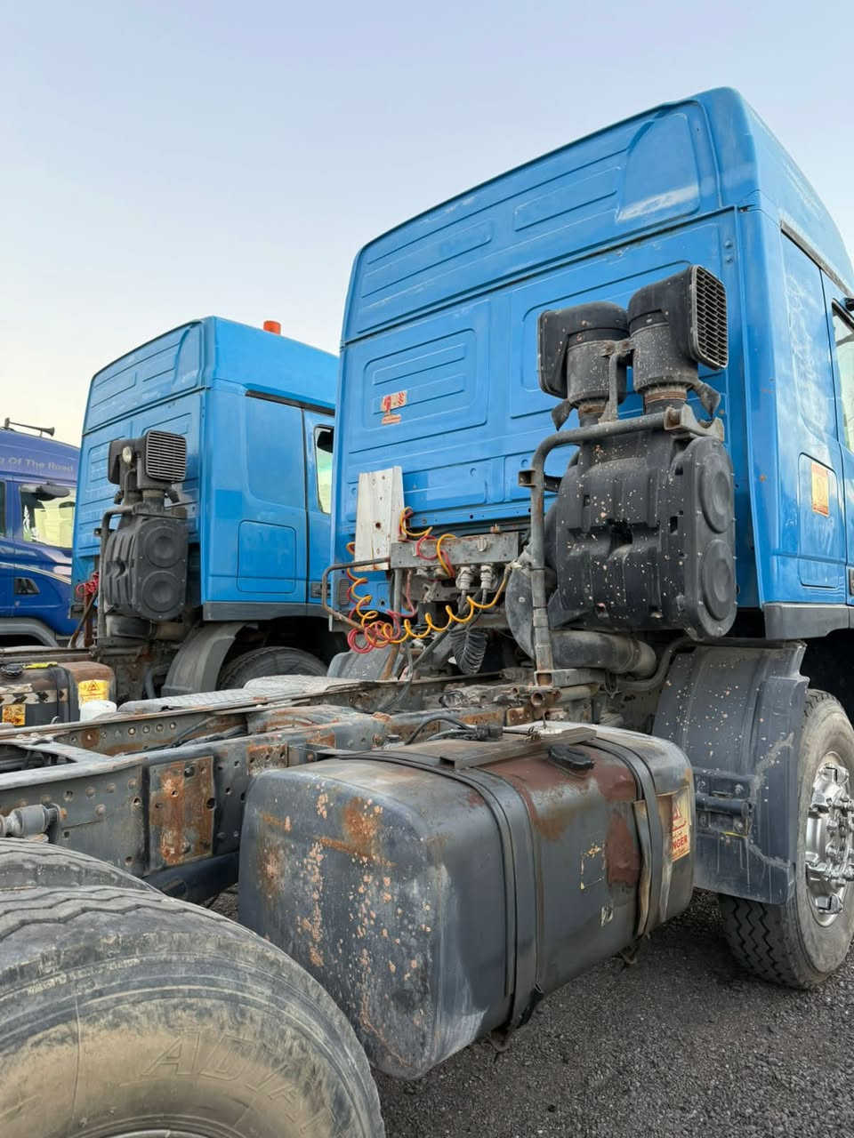 سلام عليكم ورحمة الله وبركاته 

اكتروس عدد (٣) فحل 🚚

حجم (٣٣٤٠) لون ازرق

تخم تاير جديد خليجيات 

گير فتيس 

معرض البركات العنوان : البصره-الزبير-شارع سفوان 

للتصال (***********)
