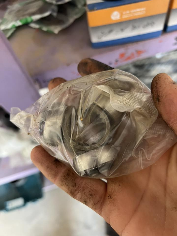 السلام وعليكم
يتوفر ادوات بيجو مع فيتر 
مكاني العلم
اسعار مناسبه 
صدر بيجو امامي كامل
صدر خلفي كامل
نوزلات جديد كصه
اشاير 
رولات
بلكات
دسكات
كبات
درايم شفتات
لاستيك
قبق فيت بم 
فيت بم بلادي
جبن كير
فلاتر دهن
قاعدت دبل مامي 
دسكات خلفيه
عنبار بريك خلفي
روله عيار 
قايش تايم كيس شركه
قايش تبريد شركه
قايش داينمو شركه
اذن محرك 
قمجي كير
صليب داخلي 
يدات داخليه
بور برن درايم شفت

حساس صالنصه
فلات شوته
دكم جام 
فيش حساسات
حساس كرنك 
ايسي. 
ارفيو 
مجول بلك
بور برن امامي
بور برن خلفي
وحياكم الله 
***********

‭0771 178 0833‬
